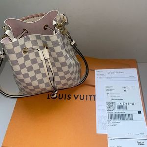 Louis Vuitton Crossbody Damier Azure and ballet pink suede interior​